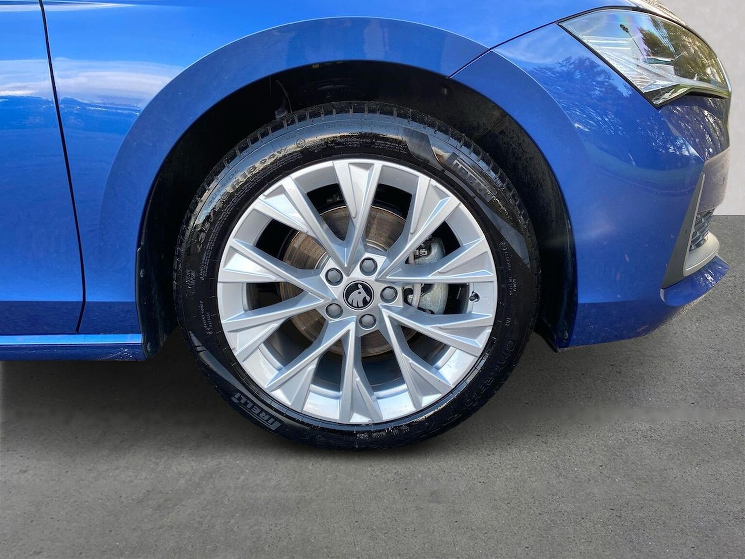 Used Skoda Superb 2025 for sale - 76566520: Photo 6