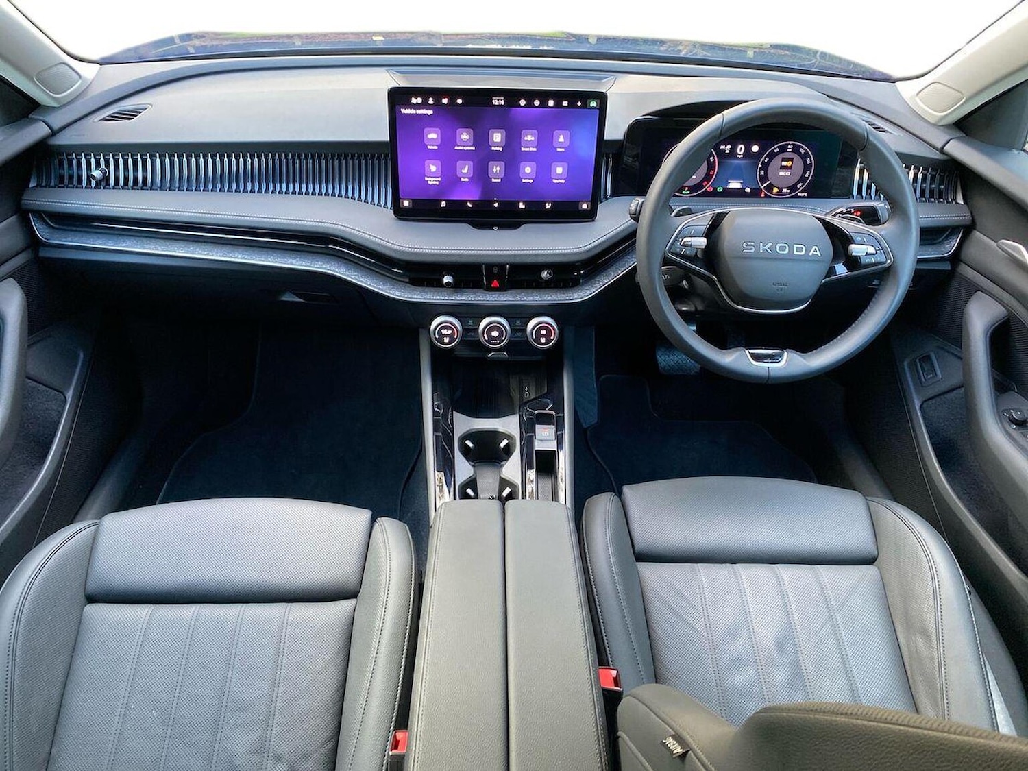 Used Skoda Superb 2025 for sale - 76566520: Photo 8