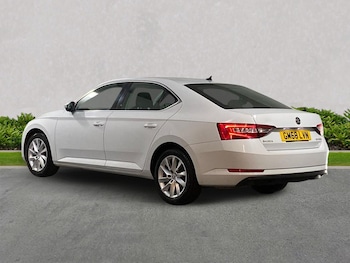 Used Skoda Superb 2019 for sale - 76918962: Photo