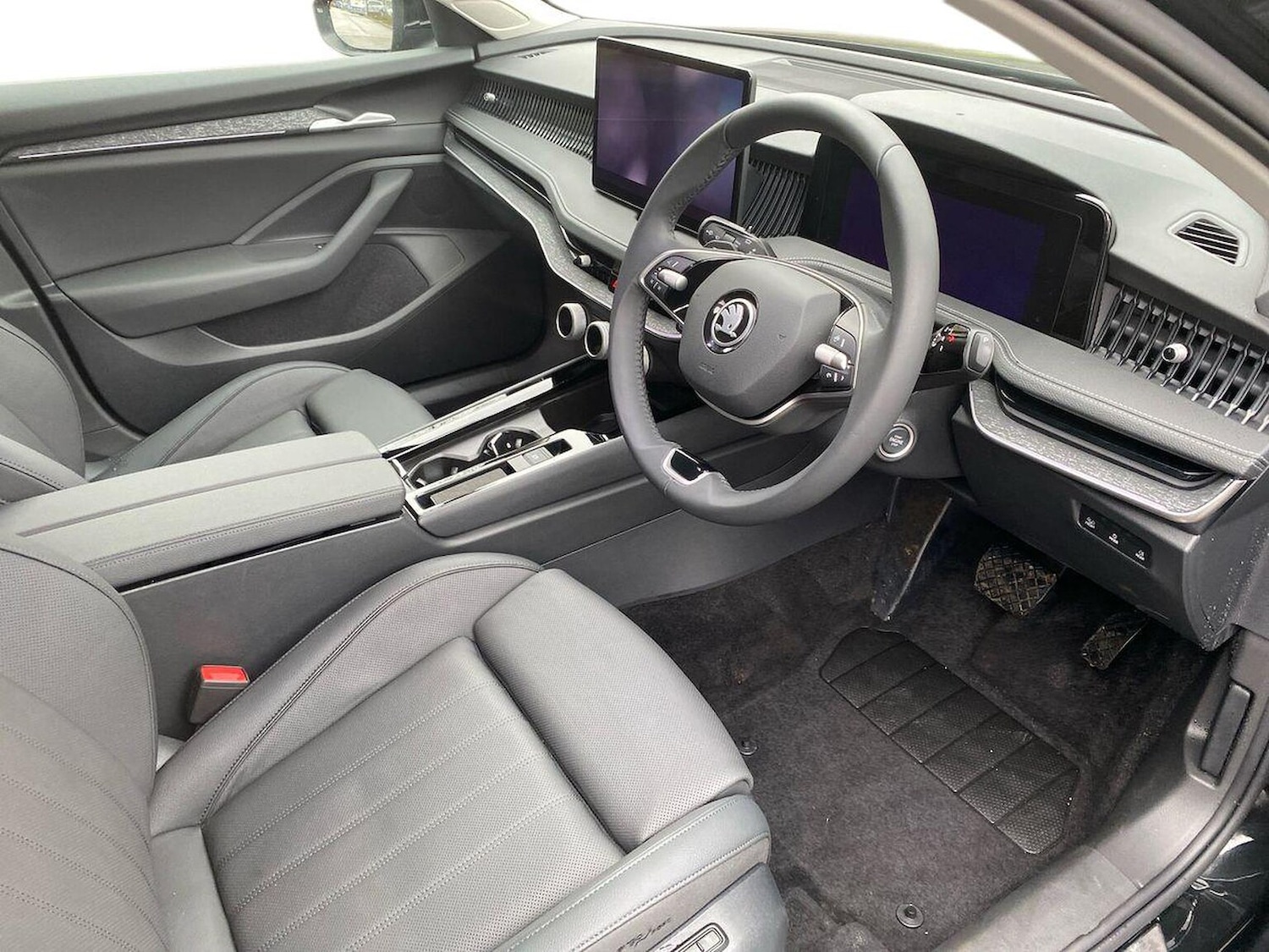 Used Skoda Superb 2025 for sale - 76968985: Photo 16