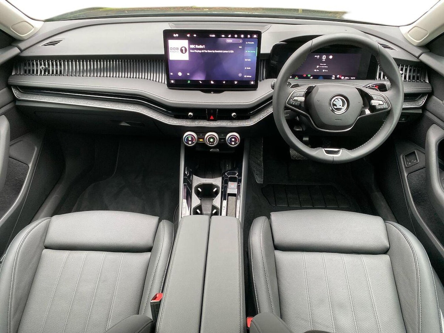 Used Skoda Superb 2025 for sale - 76968985: Photo 9