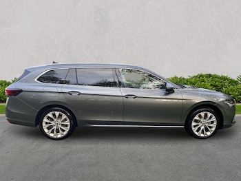 Used Skoda Superb 2025 for sale - 77487371: Photo