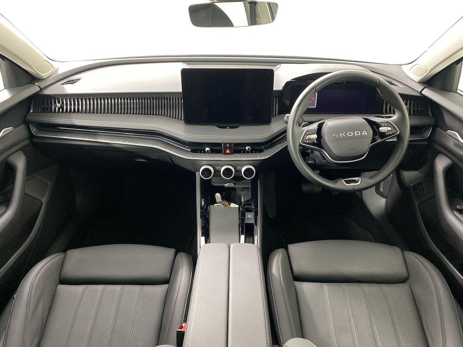 Used Skoda Superb 2025 for sale - 76212076: Photo 10