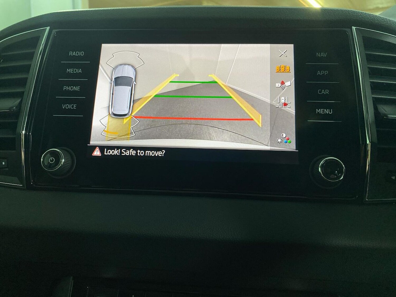 Used Skoda Karoq 2024 for sale - 76273539: Photo 22