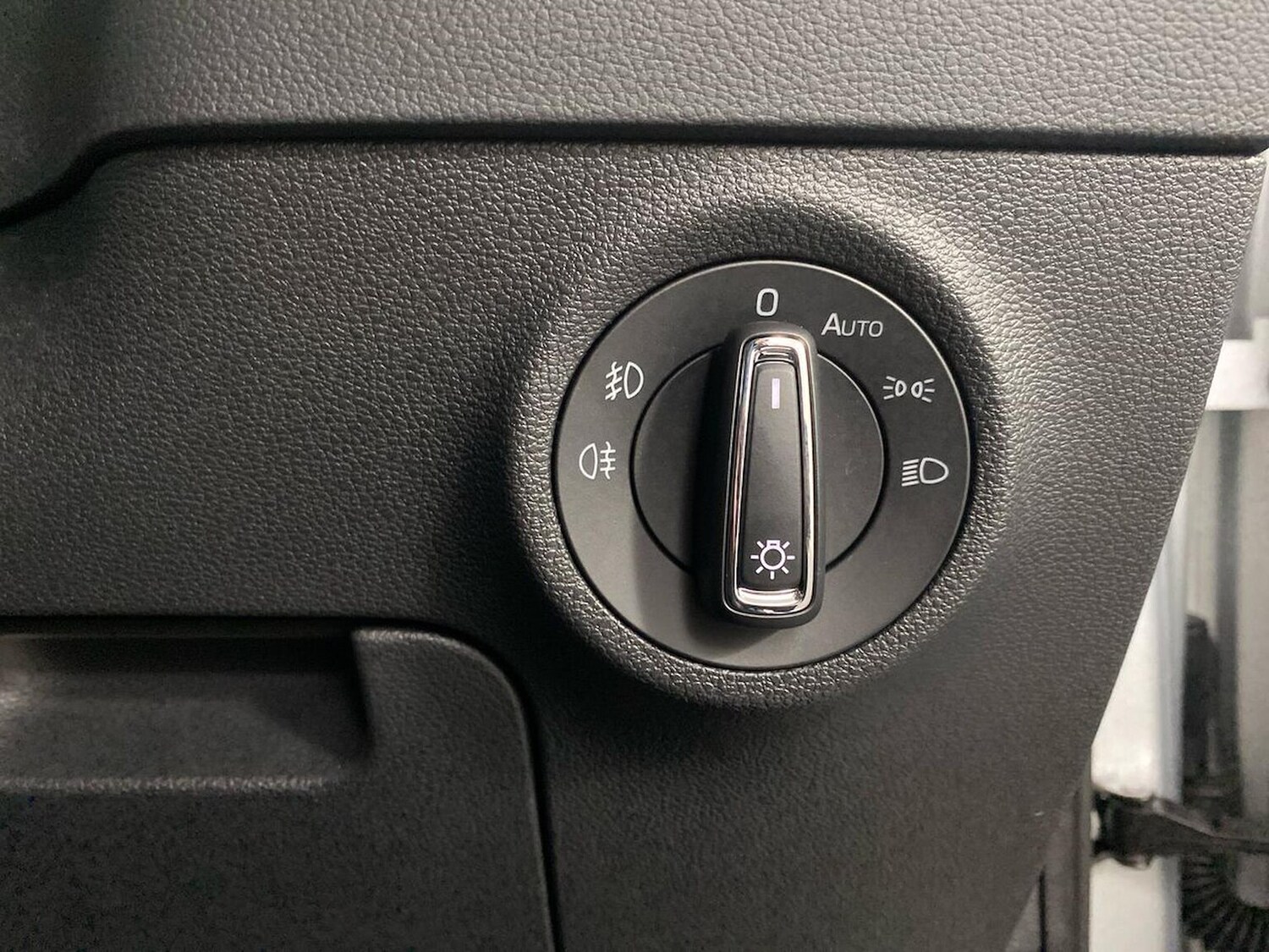 Used Skoda Karoq 2024 for sale - 76273539: Photo 23