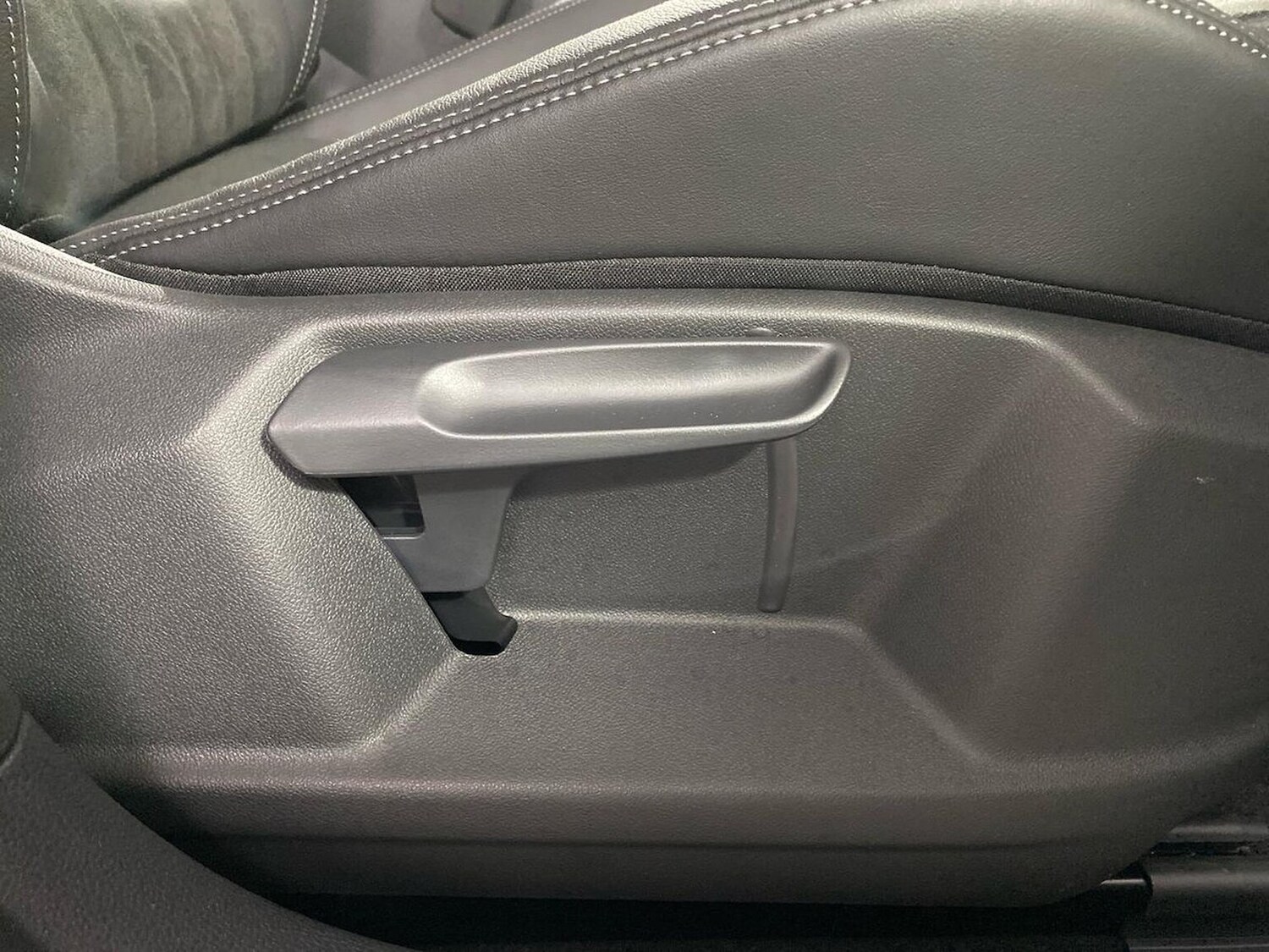 Used Skoda Karoq 2024 for sale - 76273539: Photo 37