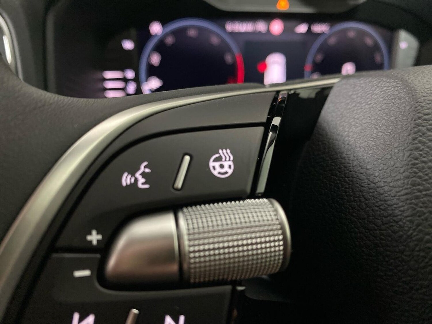 Used Skoda Karoq 2024 for sale - 76273539: Photo 38