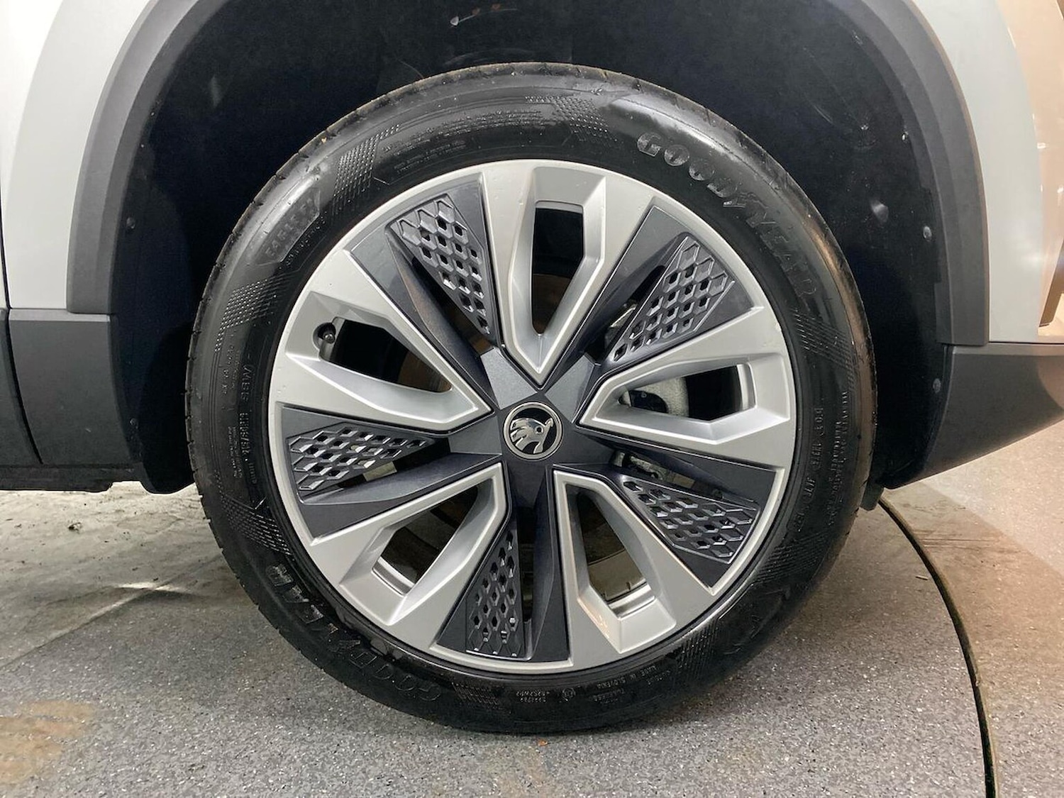 Used Skoda Karoq 2024 for sale - 76273539: Photo 7