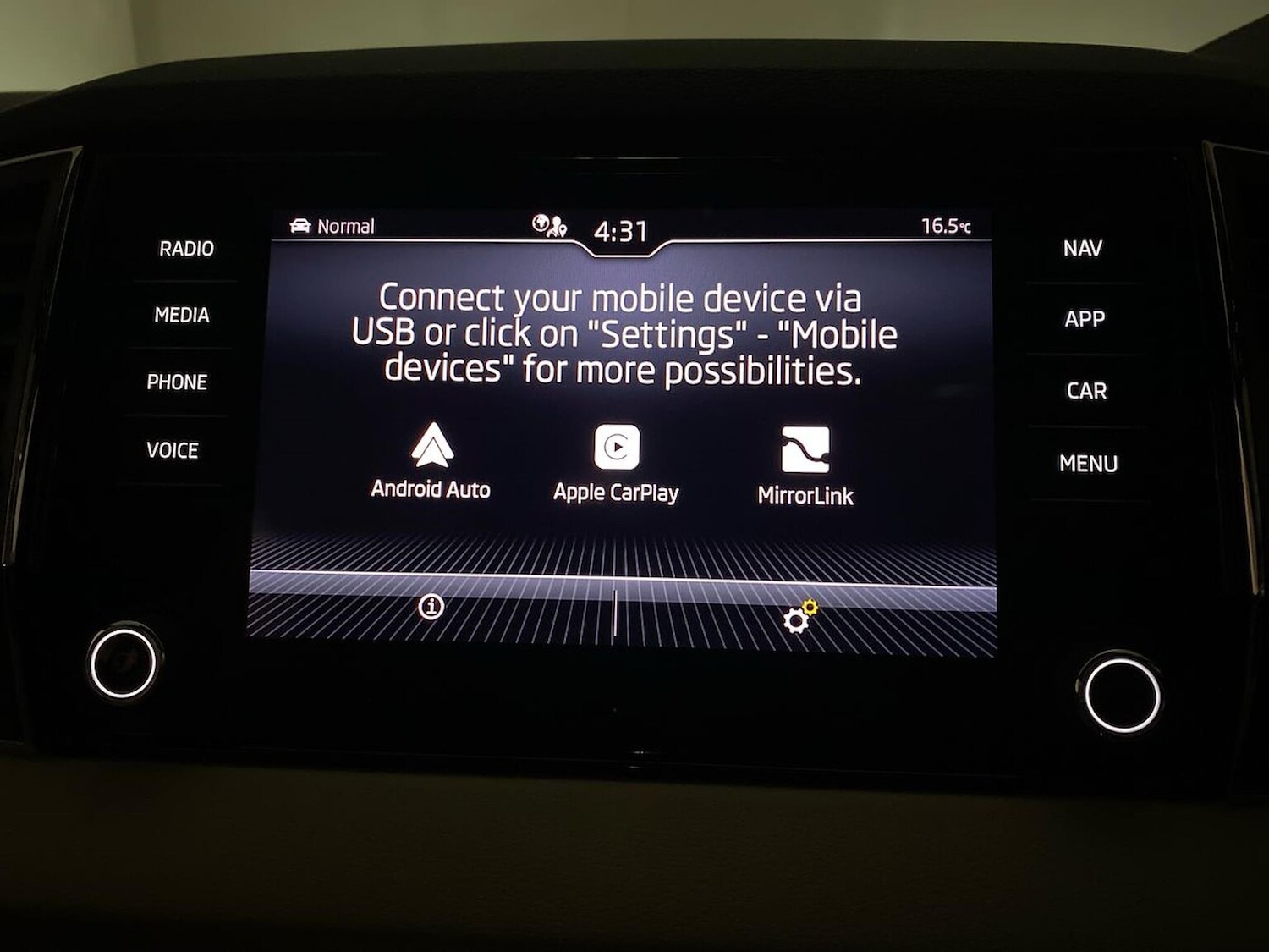 Used Skoda Karoq 2023 for sale - 76300815: Photo 12