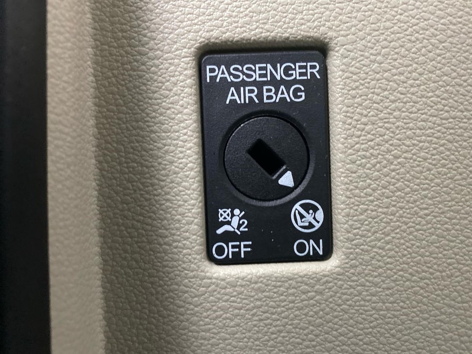 Used Skoda Karoq 2023 for sale - 76300815: Photo 30