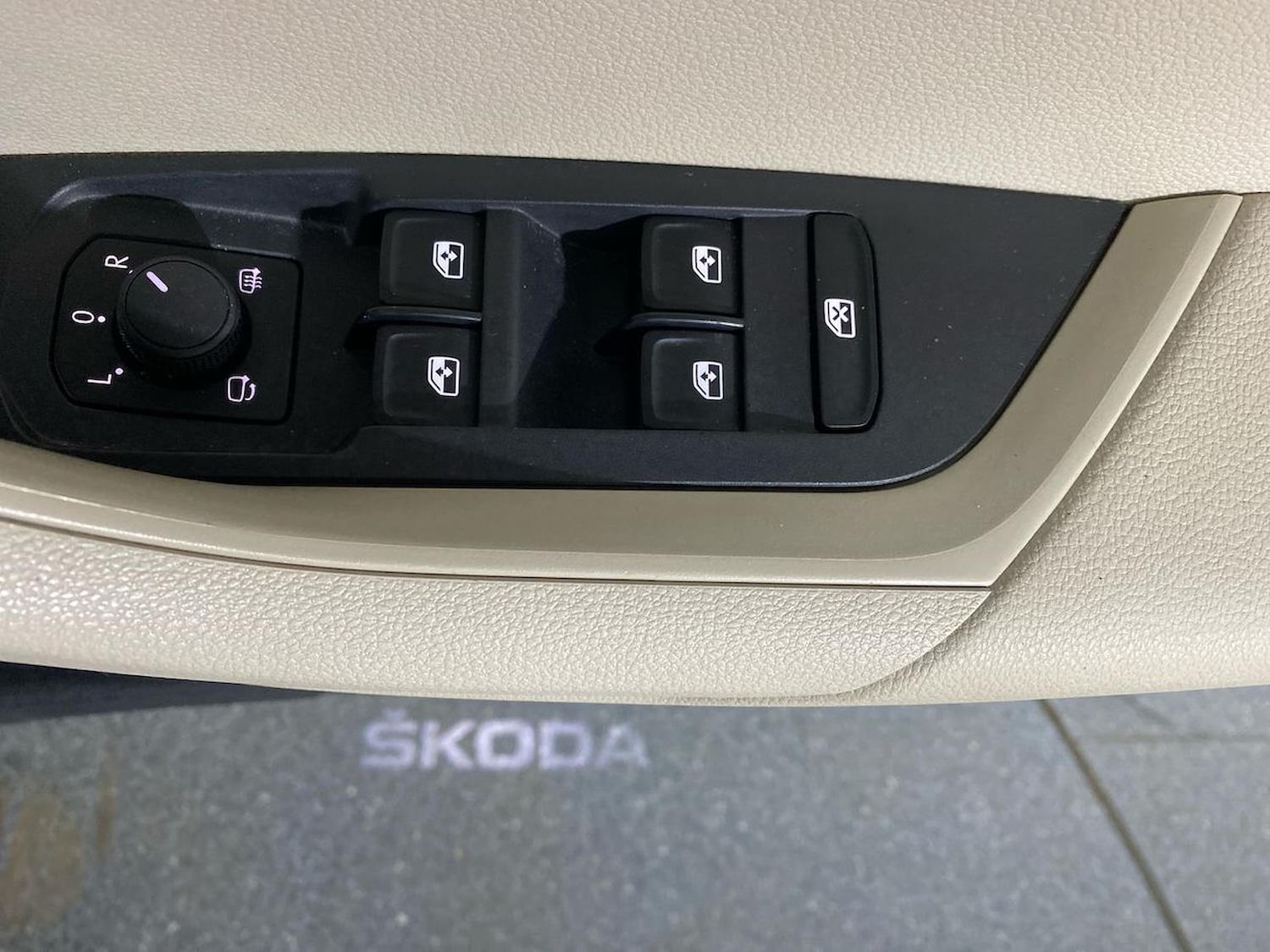 Used Skoda Karoq 2023 for sale - 76300815: Photo 35