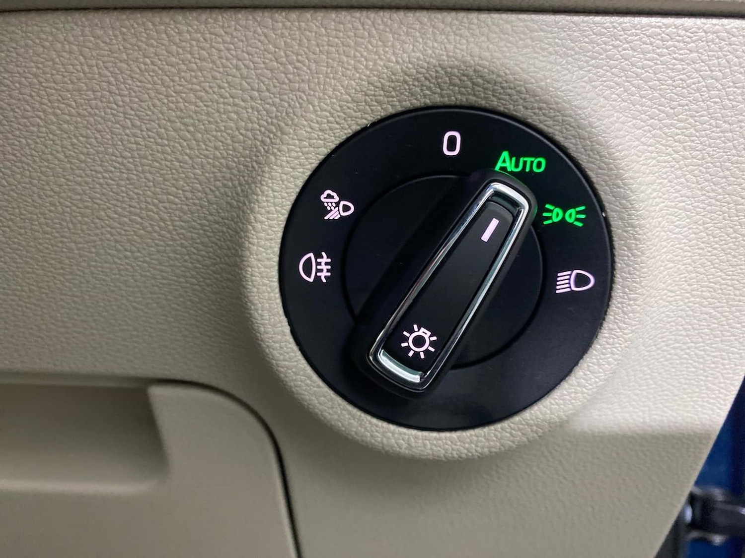 Used Skoda Karoq 2023 for sale - 76300815: Photo 36