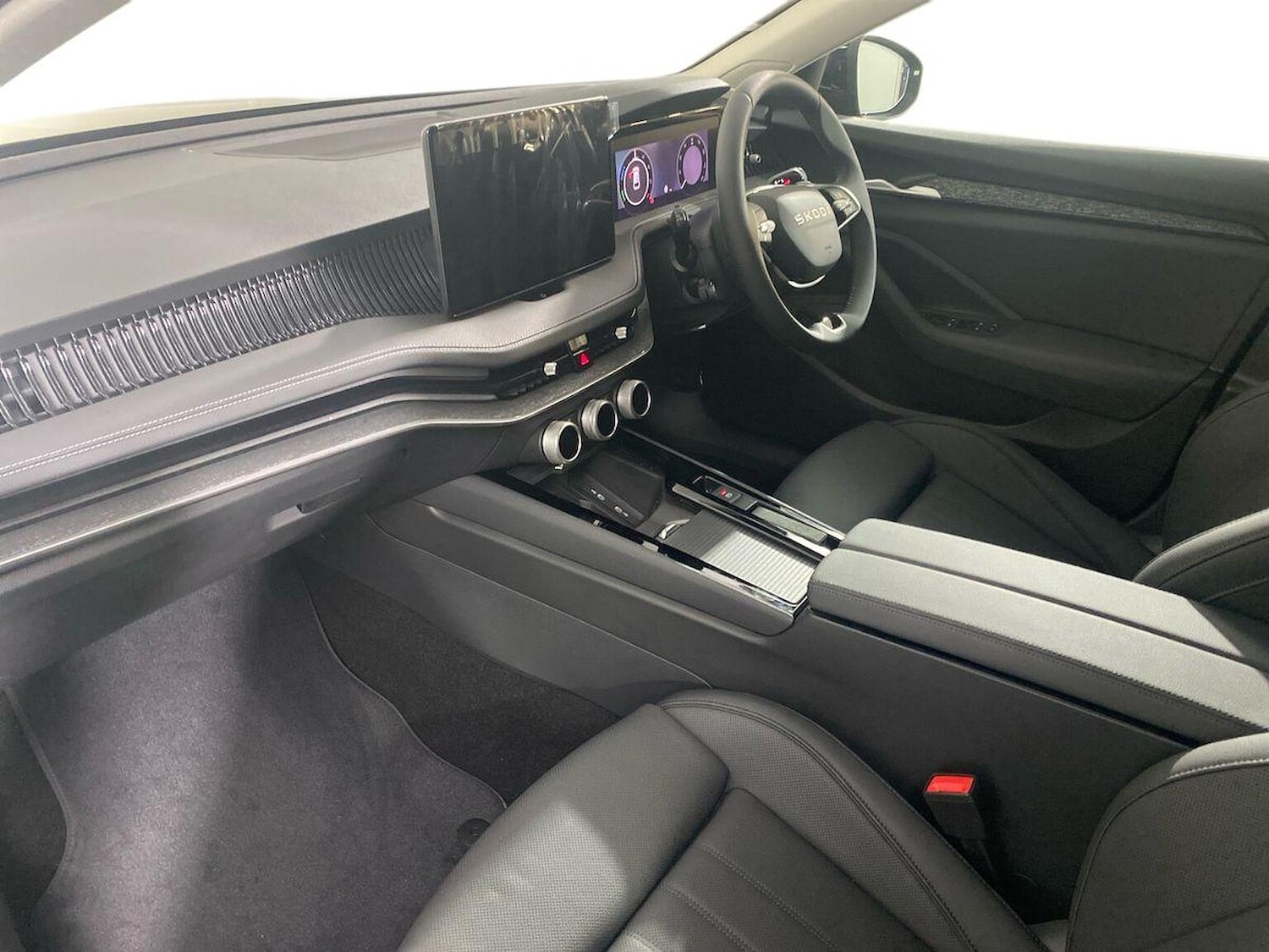 Used Skoda Superb 2025 for sale - 76089105: Photo 9