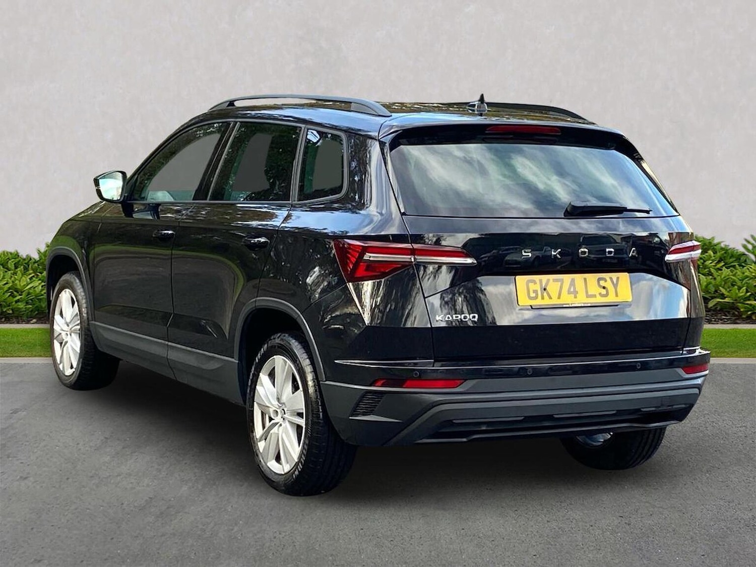 Used Skoda Karoq 2024 for sale - 76566521: Photo 2