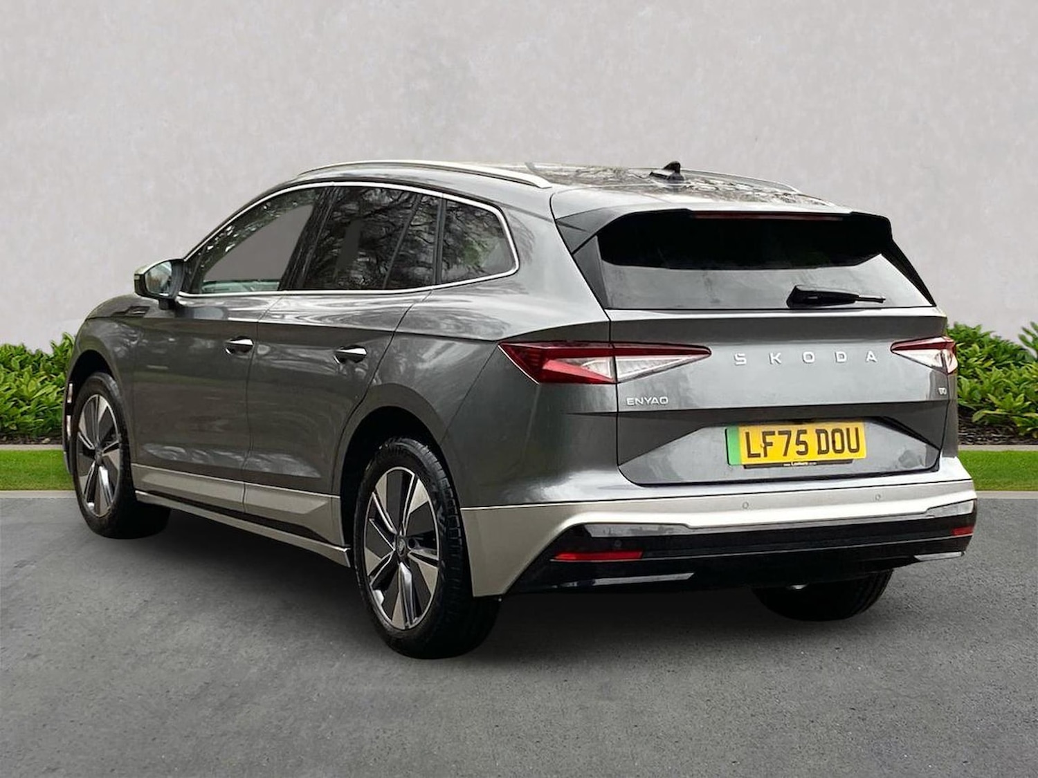 Used Skoda Enyaq 2025 for sale - 77488412: Photo 2