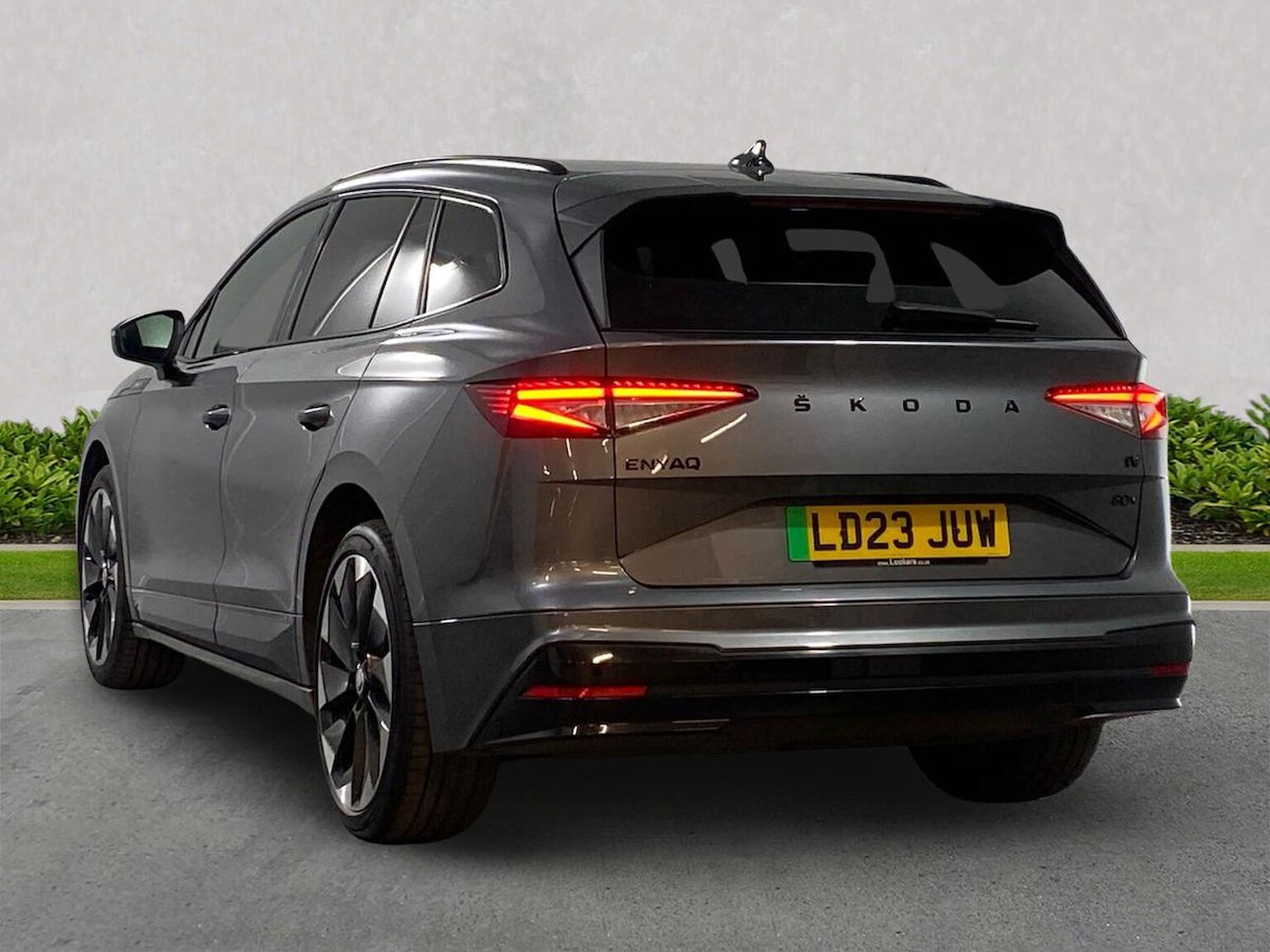 Used Skoda Enyaq 2023 for sale - 76257805: Photo 2