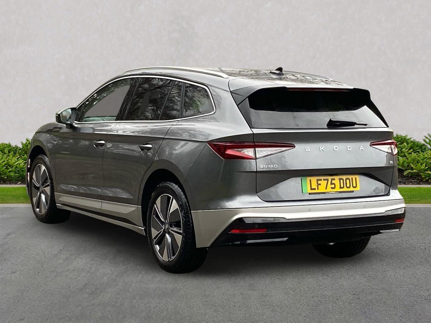 Used Skoda Enyaq 2025 for sale - 76979890: Photo 2