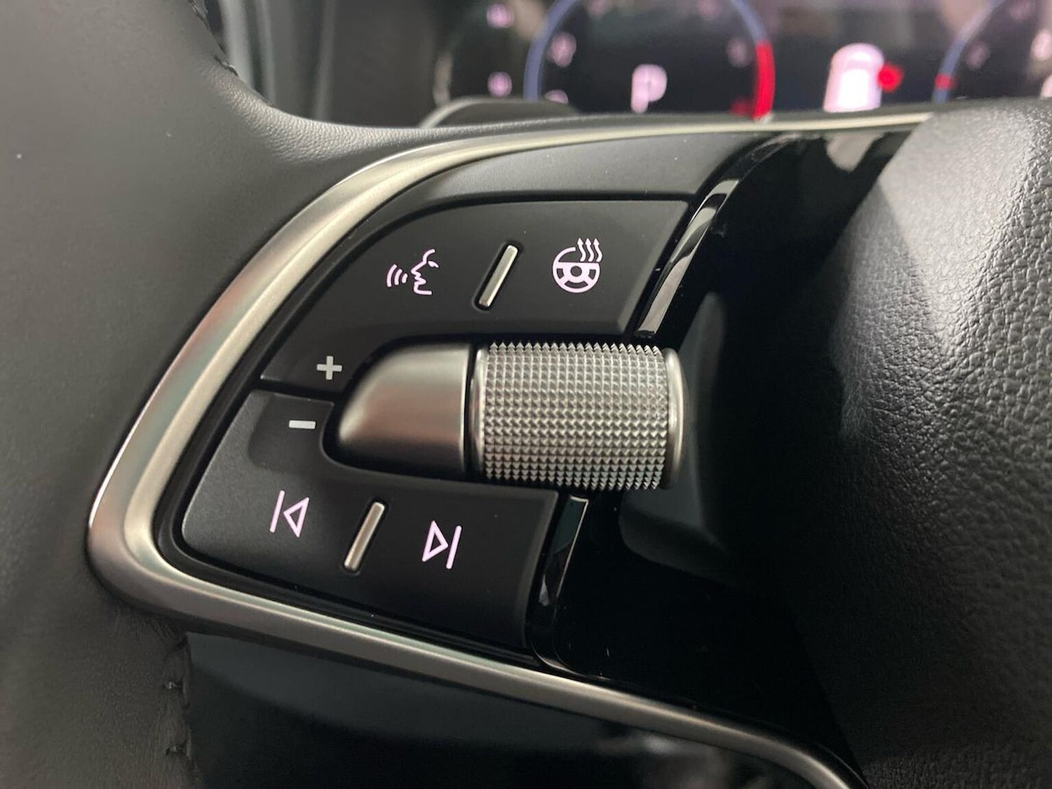 Used Skoda Karoq 2025 for sale - 76273545: Photo 25