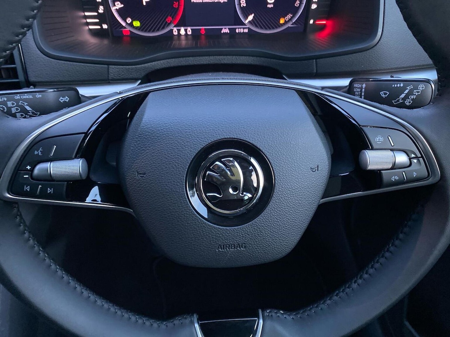 Used Skoda Karoq 2024 for sale - 76566515: Photo 25