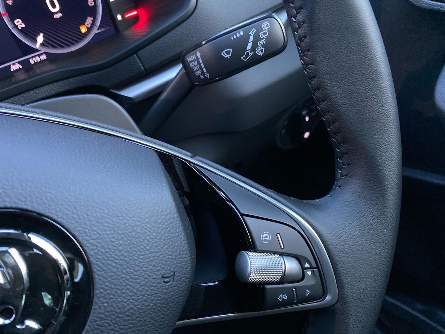 Used Skoda Karoq 2024 for sale - 76566515: Photo 27