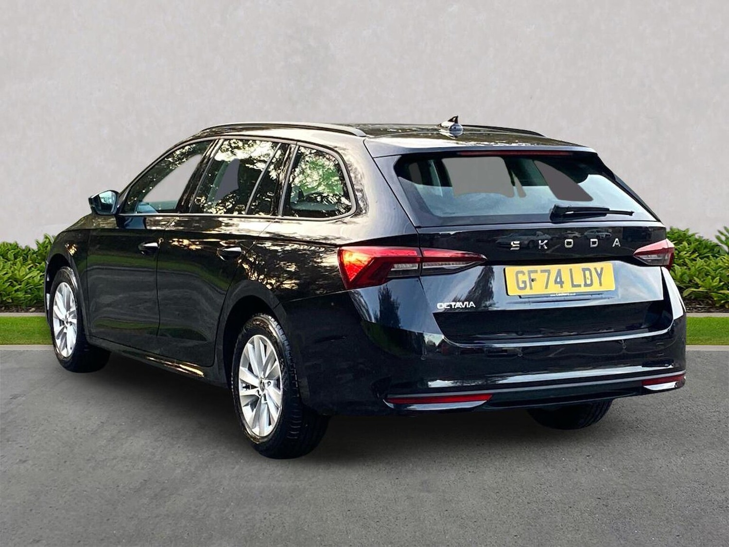 Used Skoda Octavia 2024 for sale - 76566513: Photo 2