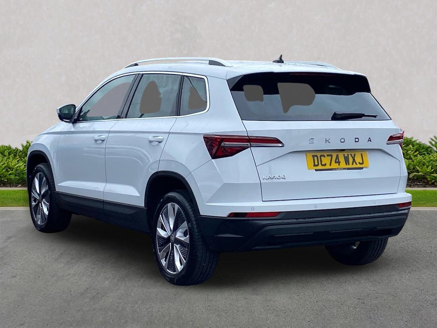Used Skoda Karoq 2025 for sale - 76237039: Photo 2