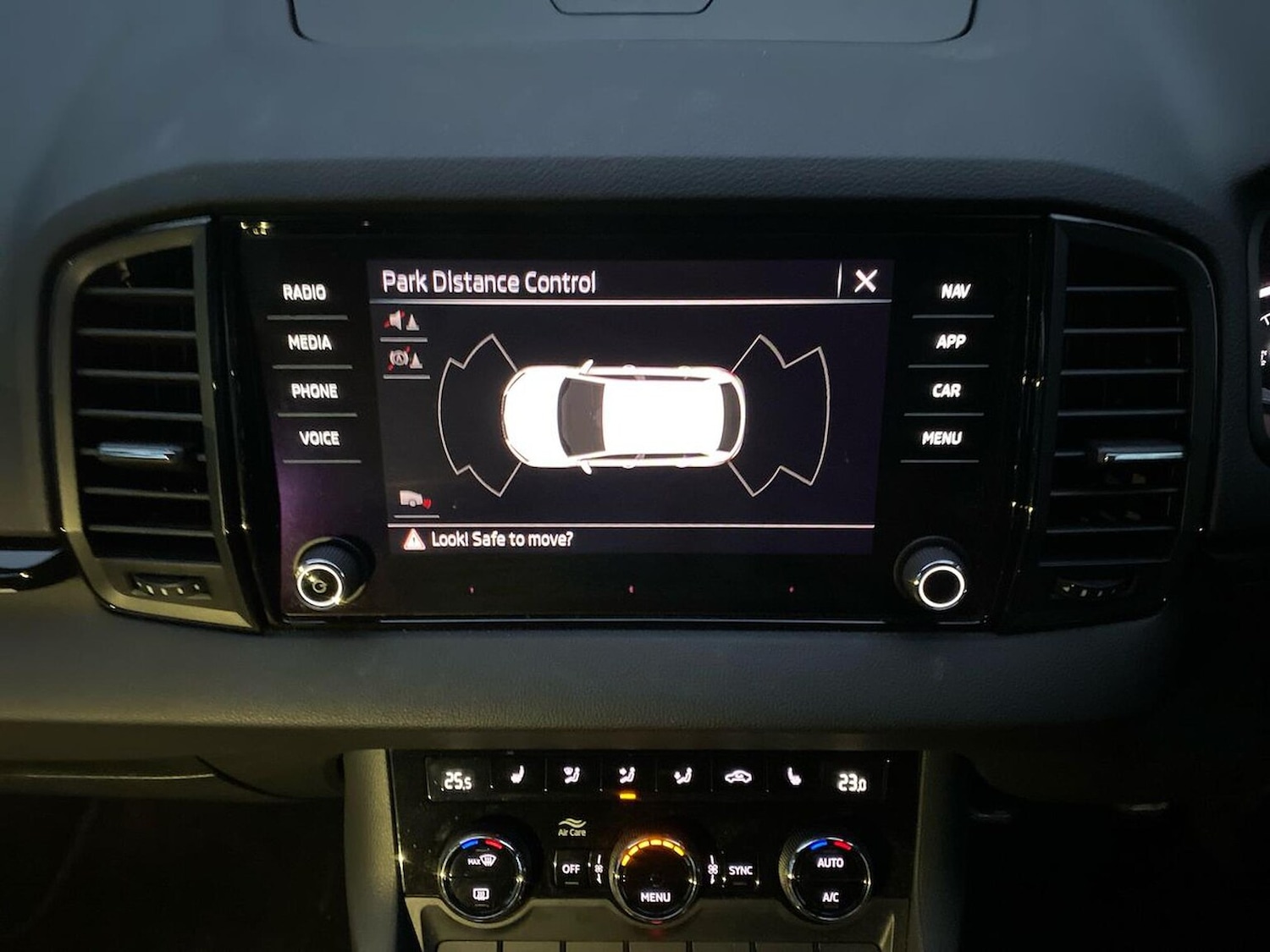 Used Skoda Karoq 2022 for sale - 76968992: Photo 23