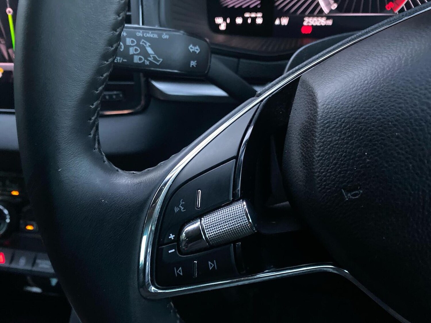 Used Skoda Karoq 2024 for sale - 76719322: Photo 28