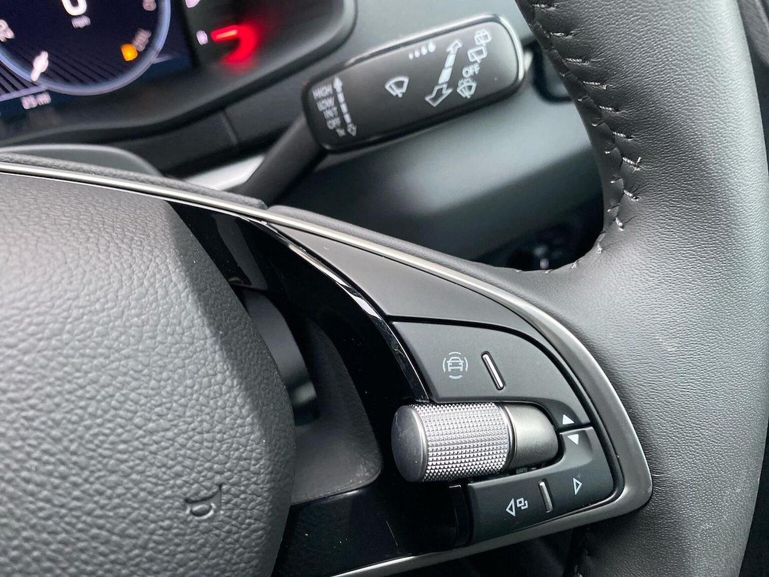 Used Skoda Karoq 2024 for sale - 76571042: Photo 29