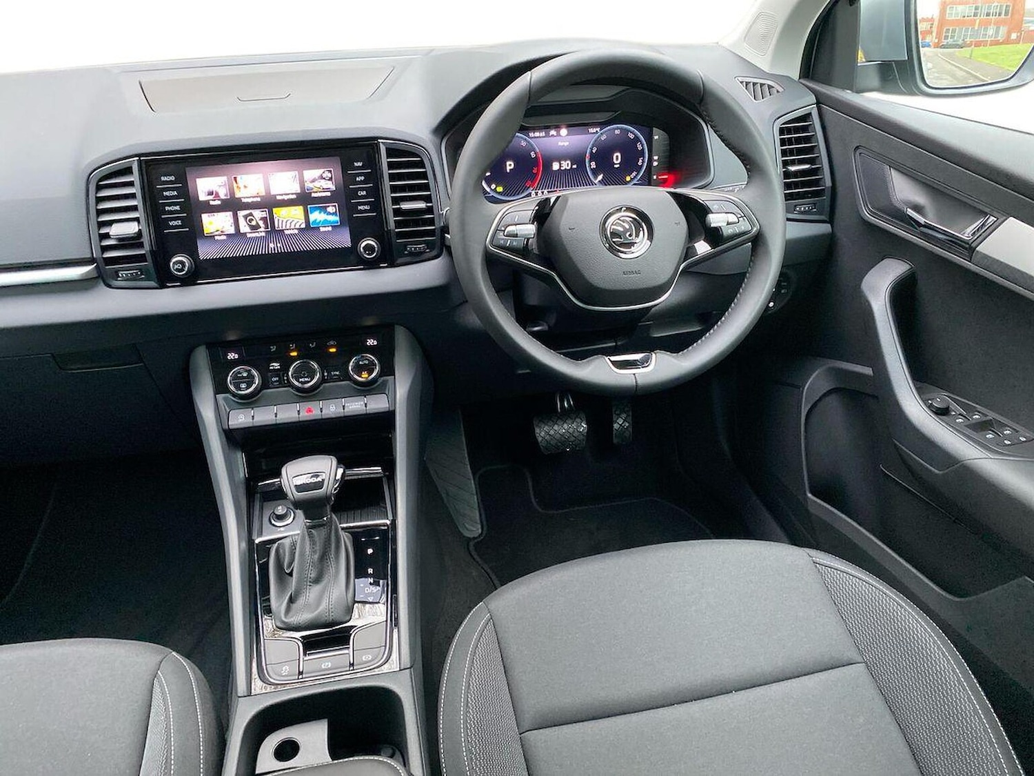 Used Skoda Karoq 2024 for sale - 76571042: Photo 9