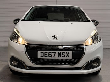 Used Peugeot 208 2017 for sale - 79236130: Photo