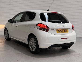 Used Peugeot 208 2017 for sale - 79236130: Photo