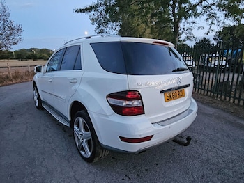 Used Mercedes-Benz M Class 2010 for sale - 79621071: Photo