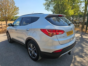 Used Hyundai Santa Fe 2014 for sale - 79496095: Photo