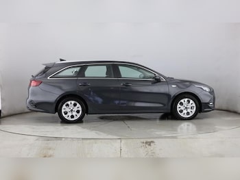 Used Kia Ceed 2025 for sale - 77613647: Photo