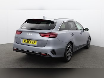 Used Kia Ceed 2025 for sale - 77116959: Photo