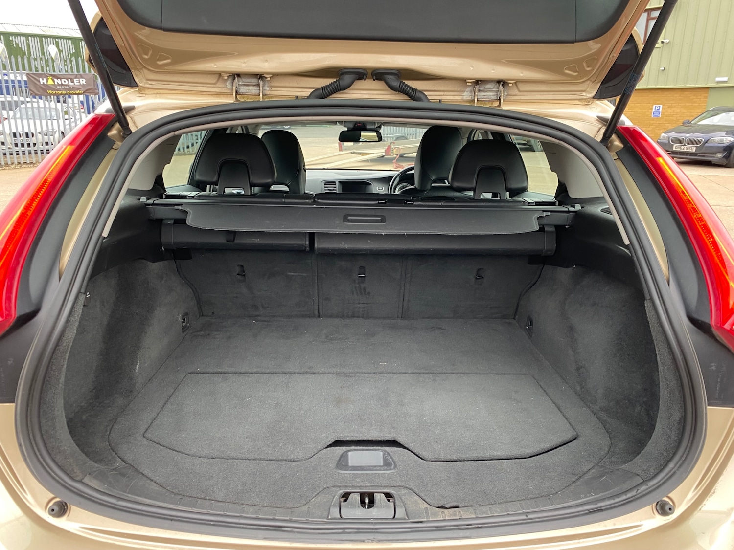 Used Volvo V60 2012 for sale - 78210046: Photo 10