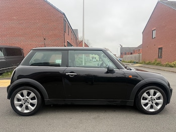 Used MINI Hatch 2004 for sale - 77802301: Photo
