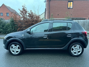 Used Dacia Sandero Stepway 2013 for sale - 77409660: Photo