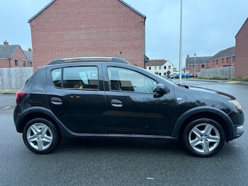 Used Dacia Sandero Stepway 2013 for sale - 77409660: Photo