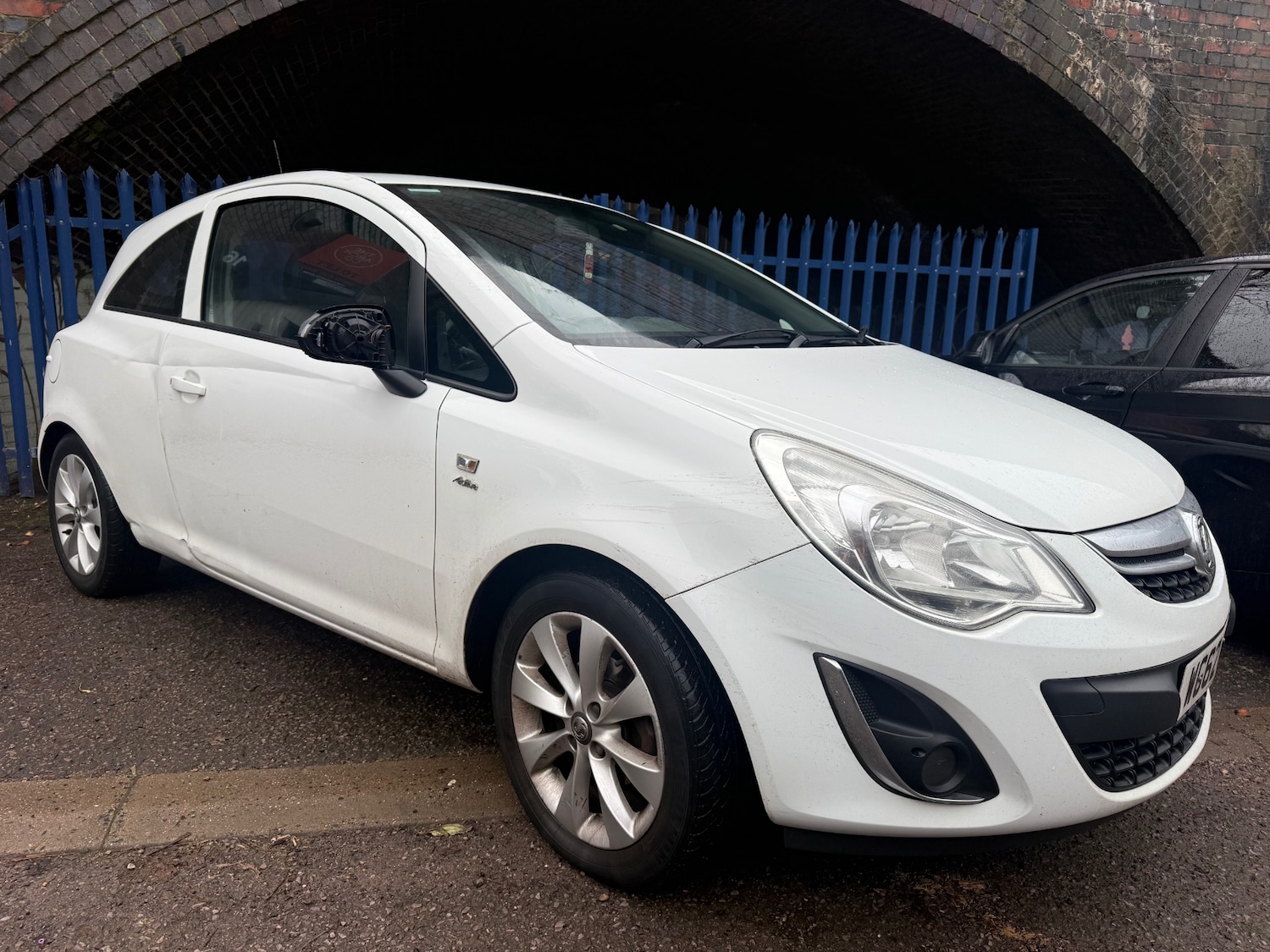 Used Vauxhall Corsa 2012 for sale - 77179086: Photo 2