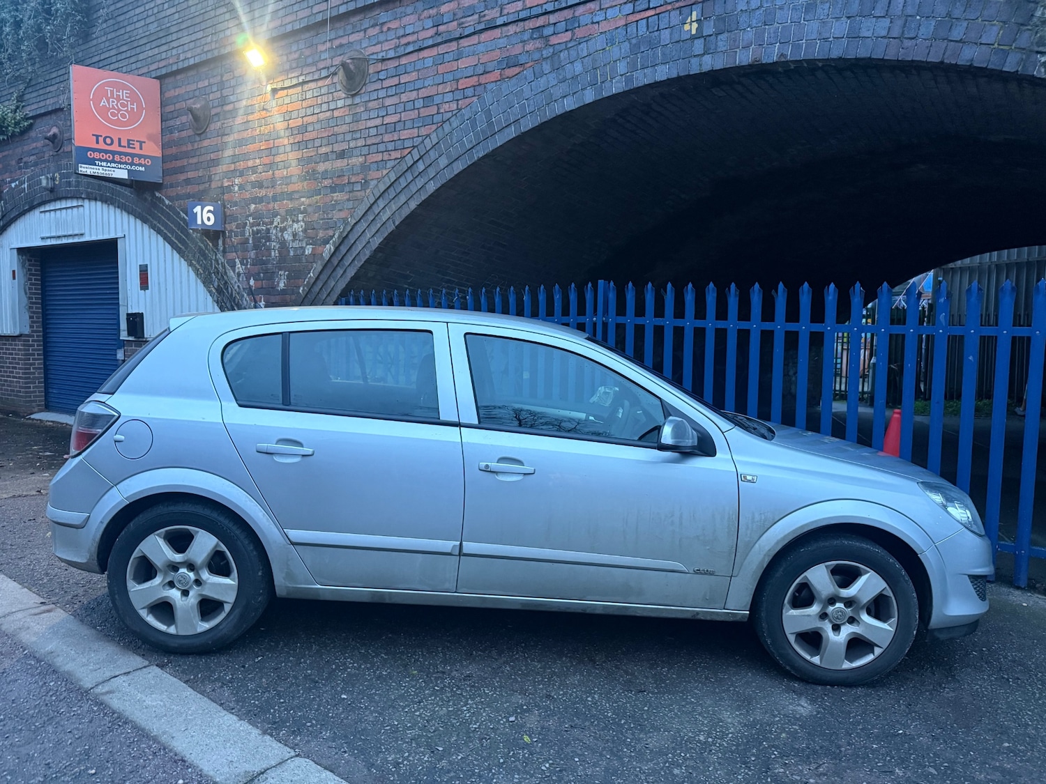 Used Vauxhall Astra 2008 for sale - 77219846: Photo 2
