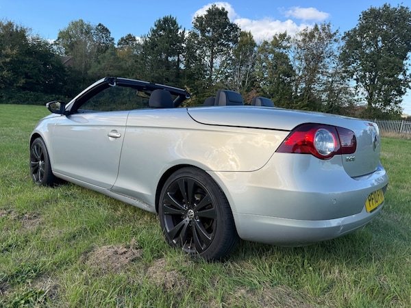 Used Volkswagen EOS 2010 for sale - 76067381: Photo 2
