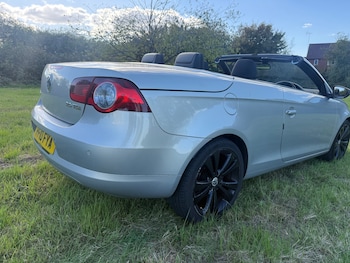 Used Volkswagen EOS 2010 for sale - 76067381: Photo