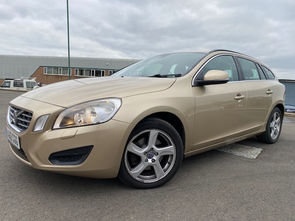 Used Volvo V60 2012 for sale - 74741179: Photo 7