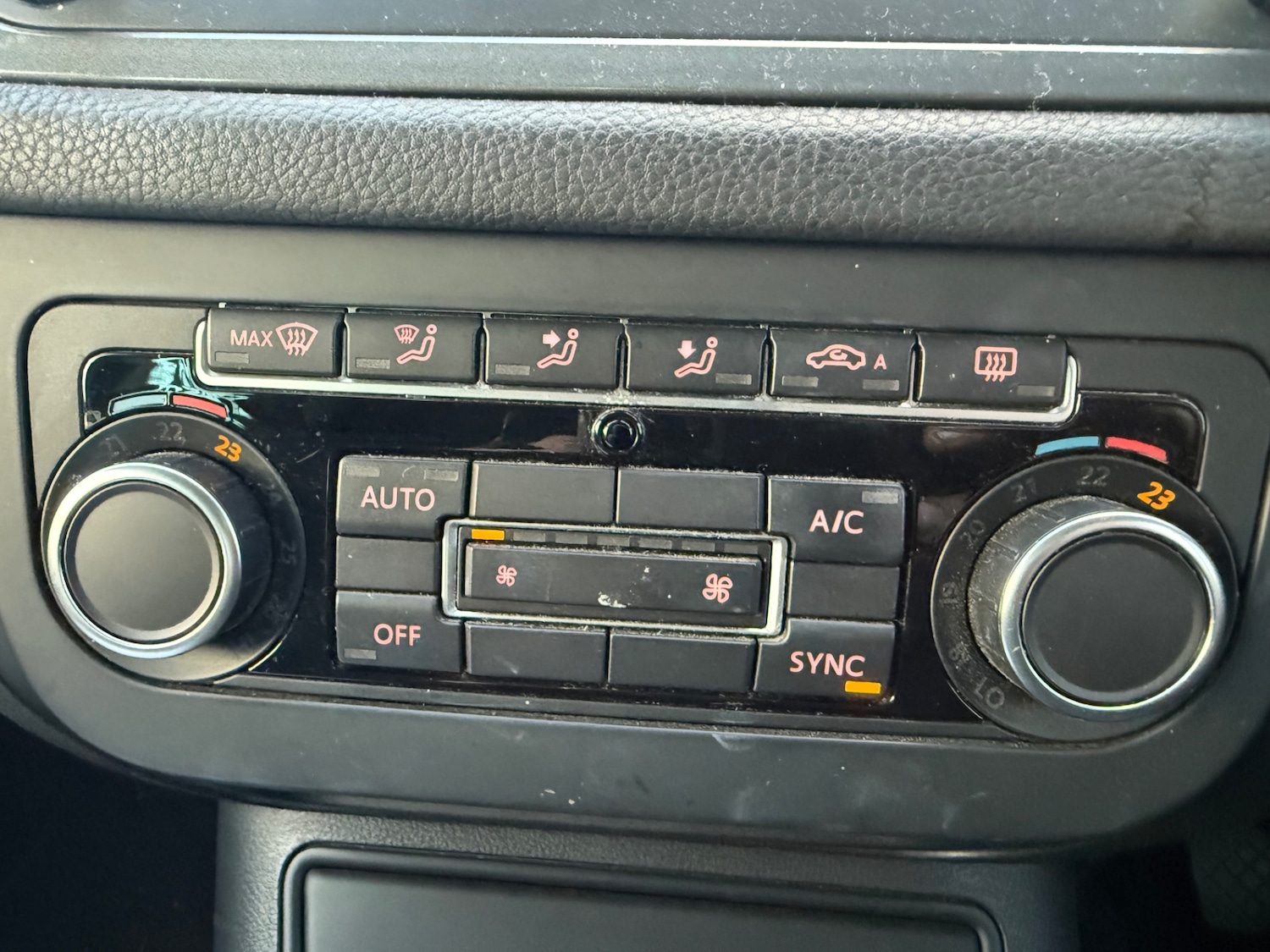 Used Volkswagen Tiguan 2014 for sale - 77632594: Photo 15