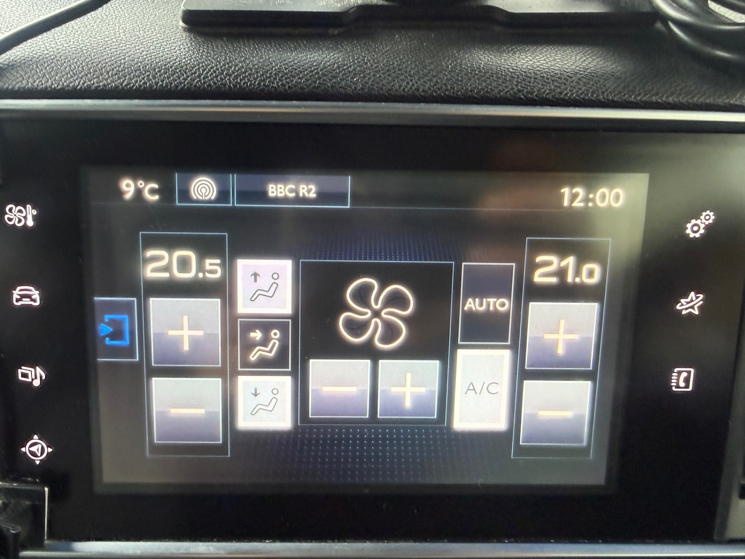 Used Peugeot 308 2015 for sale - 77610378: Photo 9