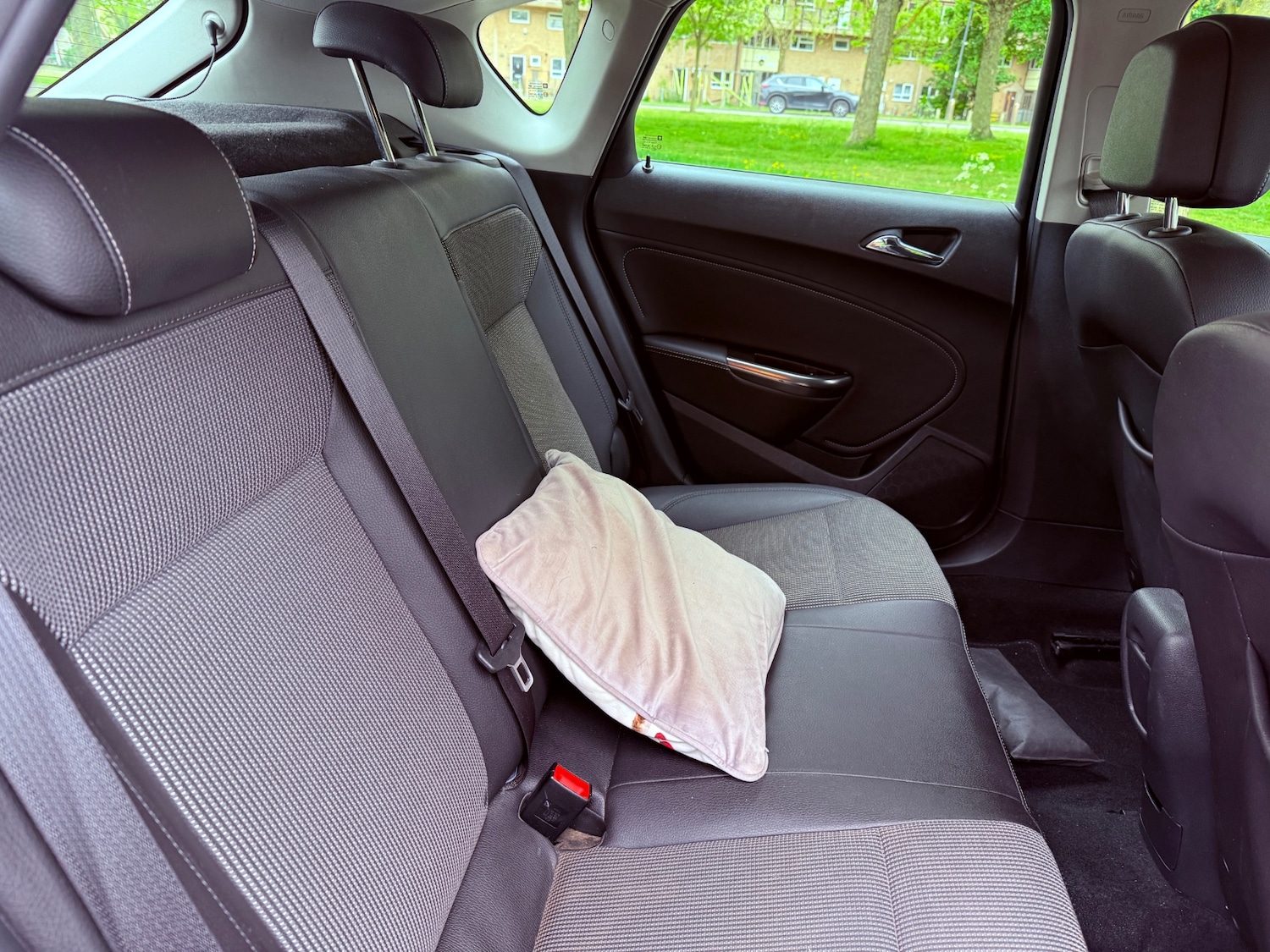 Used Vauxhall Astra 2012 for sale - 78210029: Photo 12