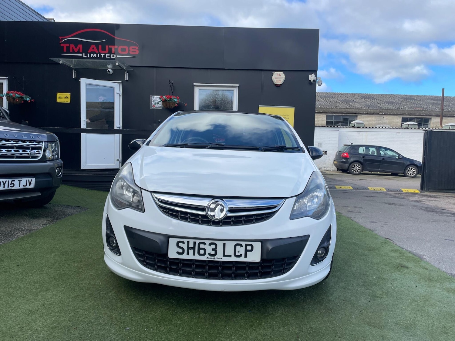 Used Vauxhall Corsa 2013 for sale - 77555405: Photo 2