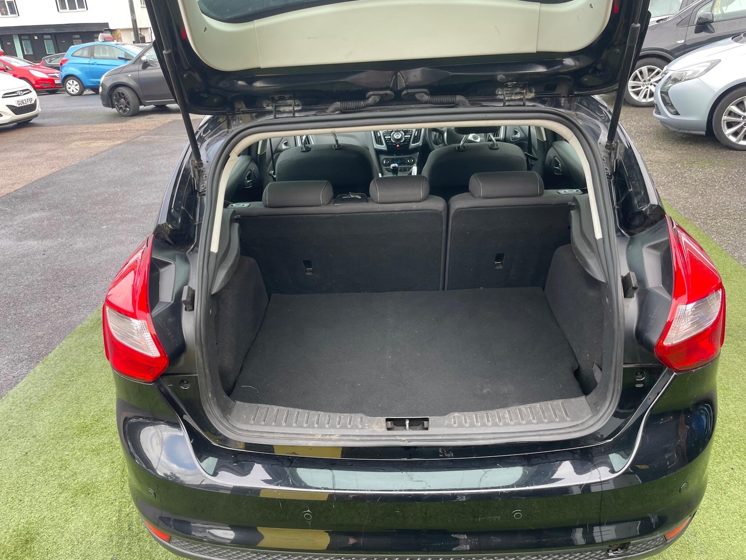 Used Ford Focus 2012 for sale - 76635083: Photo 8